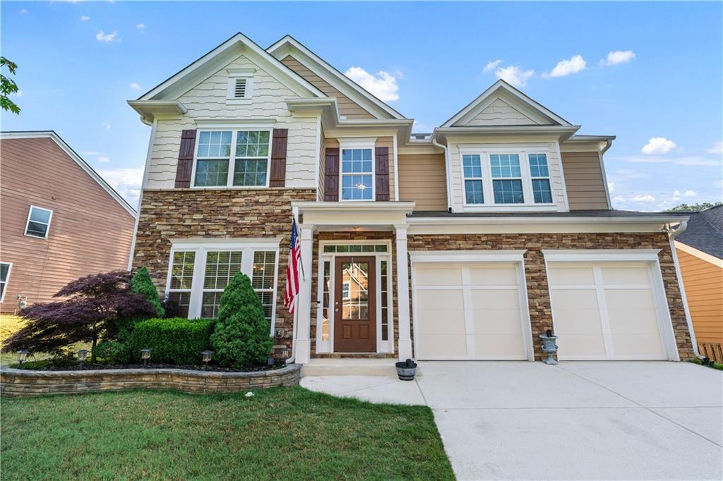 Nhà bán tại Lawrenceville, GA 30043 | 4 beds| 2.5 baths| $437,900